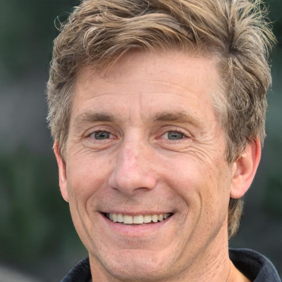 Тамаш Ковач - ведущий преподаватель